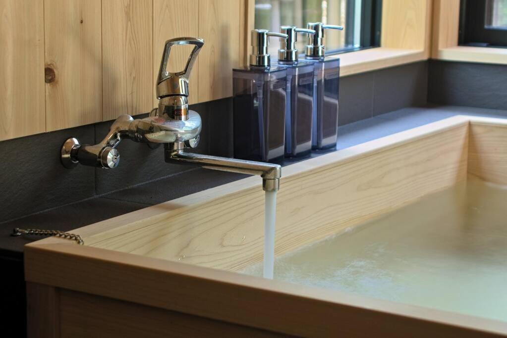 Hinoki No Ie - Cottage With Natural Hot Spring In A Cypress Bathtub Shika Екстериор снимка