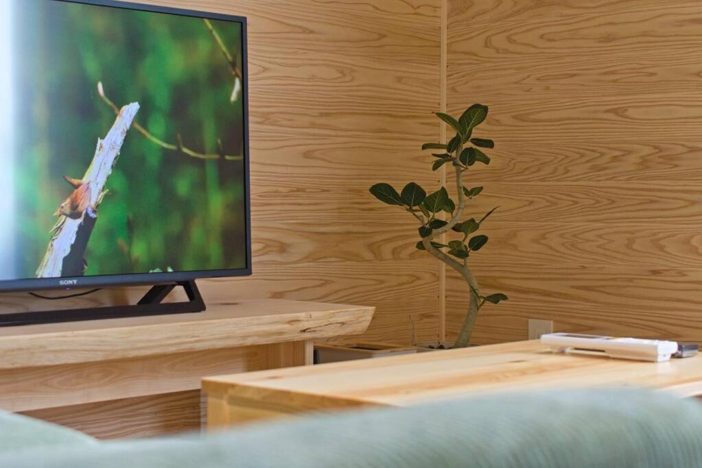 Hinoki No Ie - Cottage With Natural Hot Spring In A Cypress Bathtub Shika Екстериор снимка